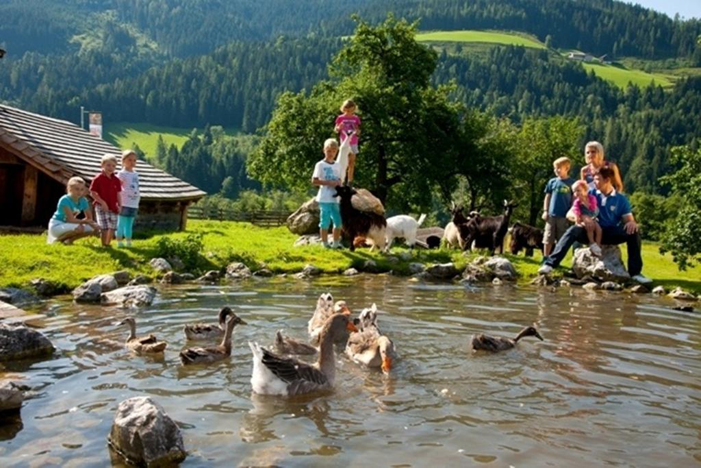 Hotel Alpenrose Muehlbach Am Hochkoenig Exteriör bild
